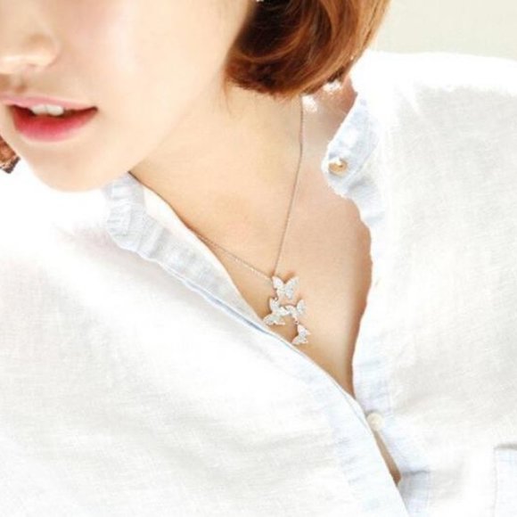 925 Sterling Silver Diamond Butterfly Necklace M - Picture 3 of 7